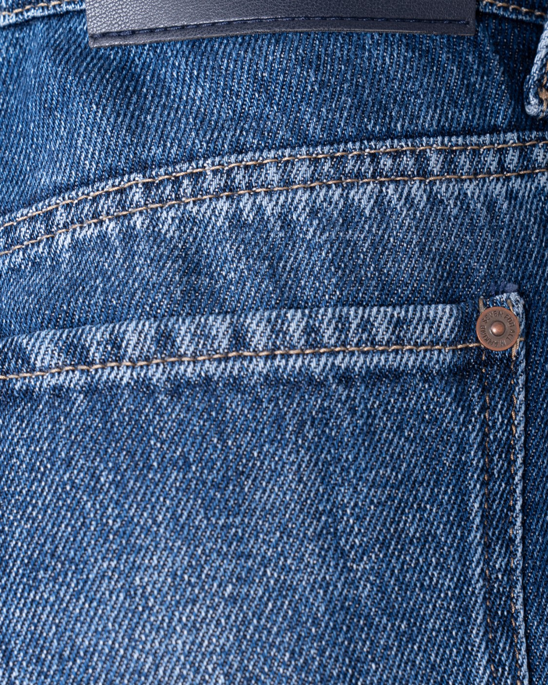 shop SEVEN  Jeans: Seven jeans "Modern Dojo".
Vita Alta.
Flare.
5 tasche.
Chiusura a zip.
Composizione: 97%Cotone, 3%Elastan.
Made in Italy.. MODERN DOJO JSDEC860GO-MID BLUE number 9683162